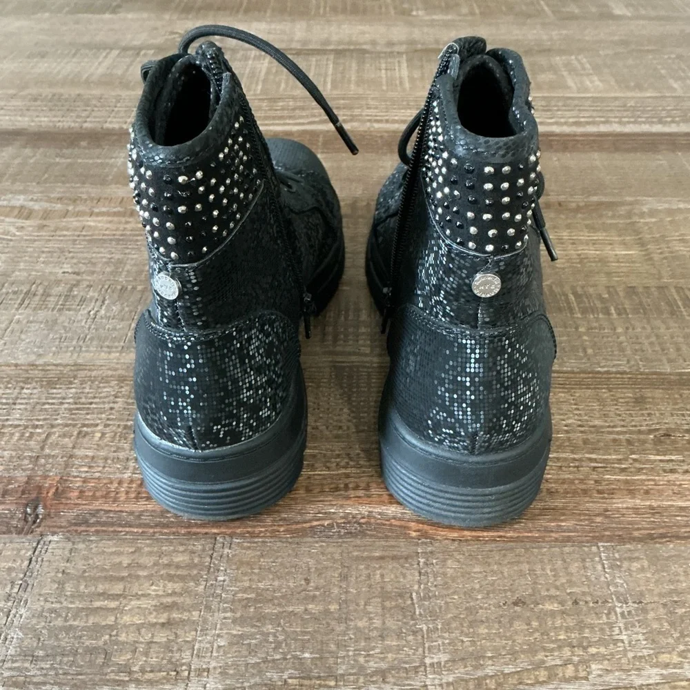 Madden NYC Girls Sparkle Chunky Combat Boot-Size 3 Girls, 5 women.